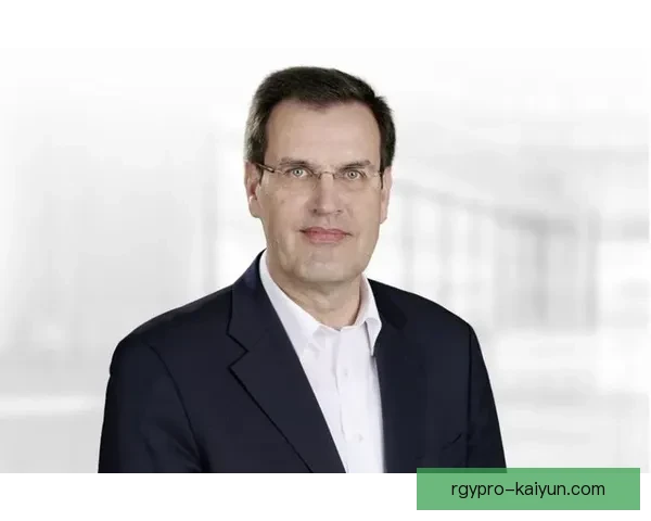 麦肯尼身体对抗表现稳健，持续增强球队竞争力